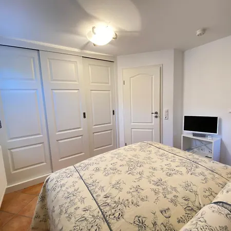 Neu! Haus Stoertebeker Neu! * Zingst